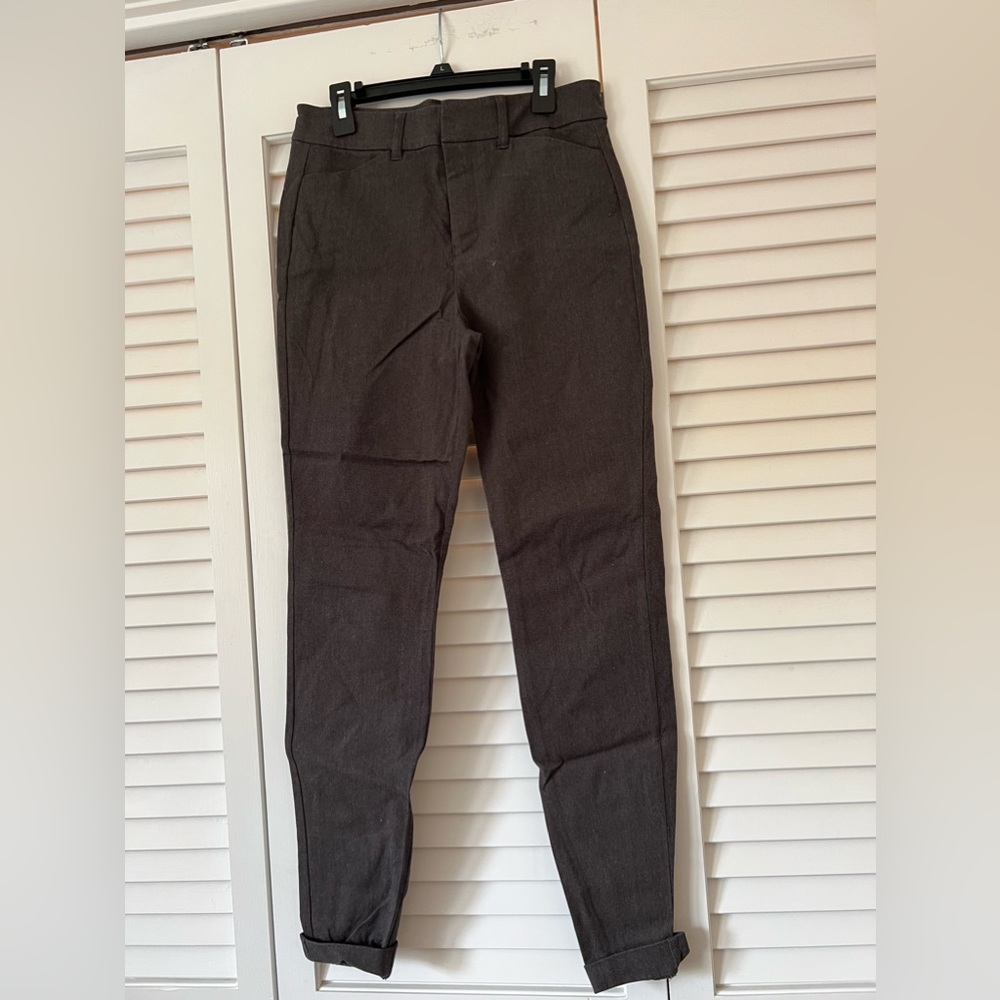 LIKE NEW! Old navy high rise pixie pants